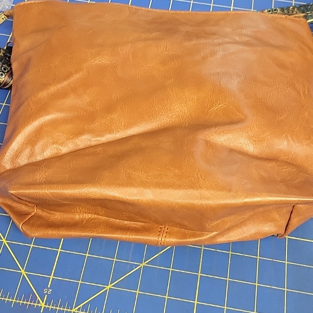 Brown Pleather Shoulder Bag Pattern 44" Adjustable Strap 13" x 9" x 3.5" - Picture 5 of 8